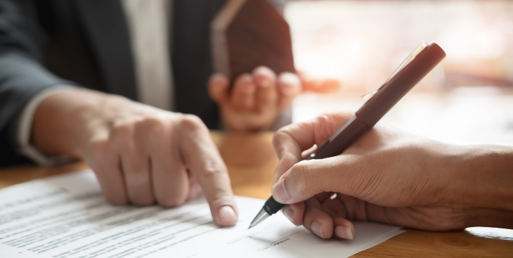 10 Must-Have Clauses for Customer Contracts
